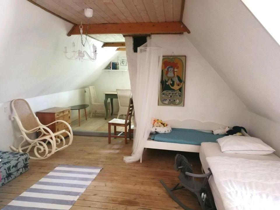 Gemuetliches Reetdachhaus Mit Kaminofen Hostel Ribe Exterior photo